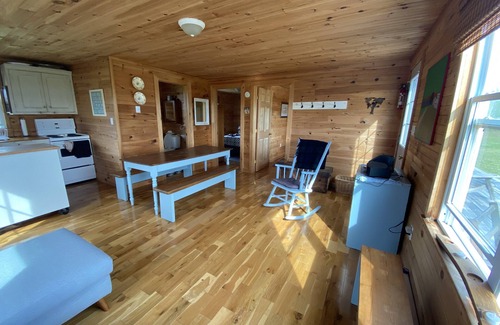 Saint Peters Bay Cottage | Cottage at entrance to Greenwich national park