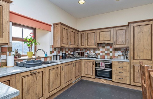 Glandyfi Cottage | Cottage by Cardigan Bay with Hot Tub