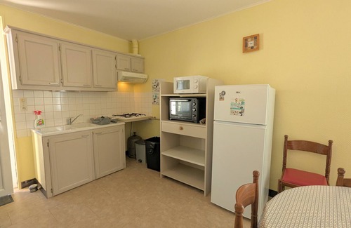 Ceaulmont Cottage | Cottage by the Creuse River with Private Garden