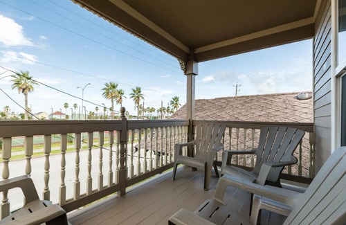 Galveston House | Cottage By the Pier - Sand Dollar