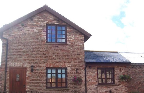 Flaxton Cottage | Cottage Cart Shed at Thompsons Arms Holiday Lets + B & B