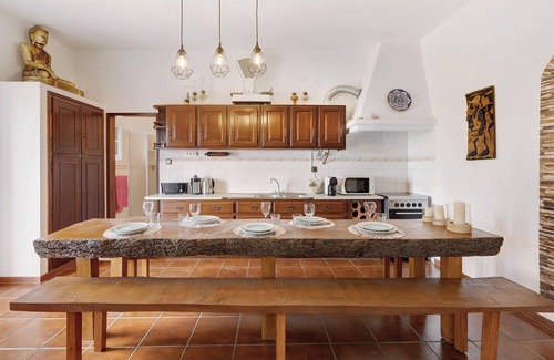Palmela Cottage | Cottage 'Casa Castelão' with Shared Pool, Shared Terrace and Air Conditioning