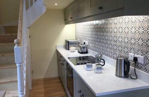 Morfa Bychan Cottage | Cottage Close To The Coastal Path and Beaches Of Borth Y Gest & Morfa Bychan