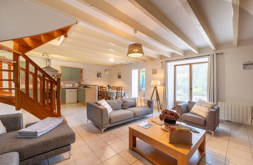 La Vraie-Croix House | Cottage 'Domaine De Lestroué- Île Aux Moines' with Shared Pool, Private Terrace and Wi-Fi