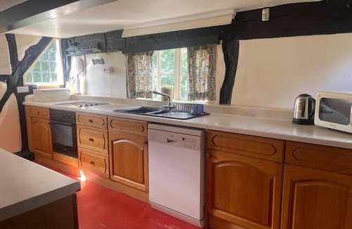 Callow End Cottage | Cottage-Fireplace-Garden-PetsOK-3BR-Parking