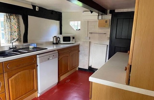 Callow End Cottage | Cottage-Fireplace-Garden-PetsOK-3BR-Parking