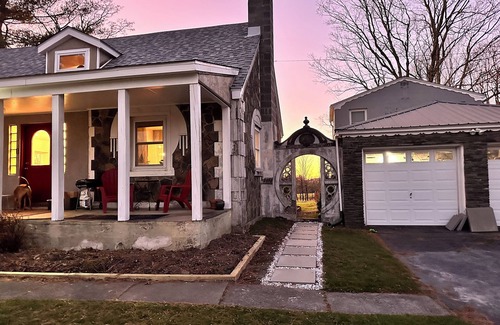 Swan Lake Cottage | Cottage Guesthouse in the heart of Bethel, with a private Hot Tub!