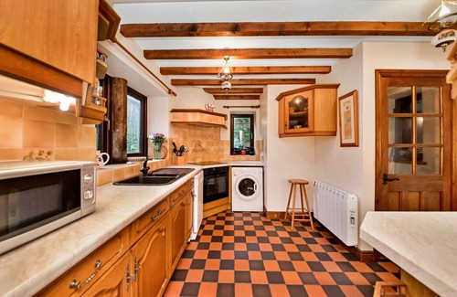 Alstonfield House | Cottage in Alstonefield near Peak District Trails