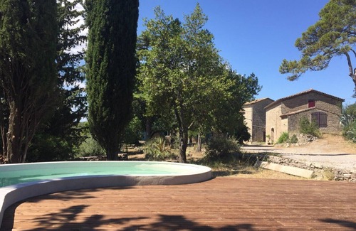 Liouc Cottage | Cottage in a stone farmhouse in the heart of a vineyard estate in Pic Saint-Loup