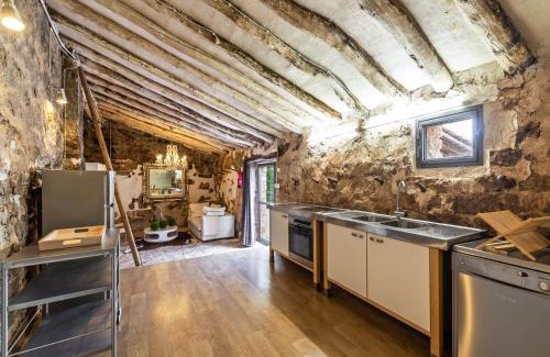 Fraga House | Cottage in Fraga with Garden and Fireplace, cleaning included
