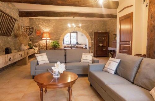 Montbrun-des-Corbieres House | Cottage in Montbrun near Midi Canal
