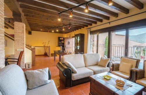 Navas de Estena House | Cottage in Navas de Estena with Pool & Jacuzzi