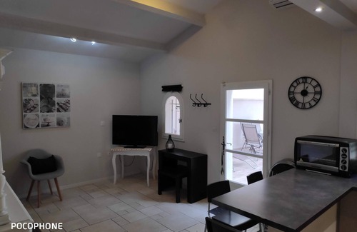 Boulbon Cottage | COTTAGE IN PROVENCE NEAR AVIGNON NOT OVERVIEW AIR CONDITIONED