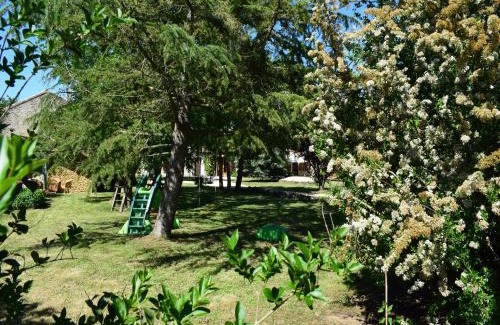 Saint-Jean-de-Sauves House | Cottage in Saint-Jean with Terrace