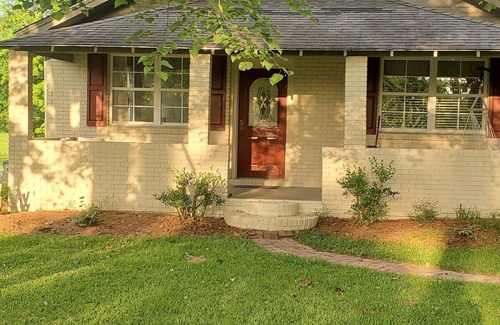 Scooba Cottage | Cottage in the Pines close to Bass Lake