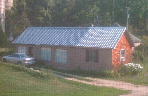 Blanchardville Cottage | Cottage In The Valley On 50 Acres.