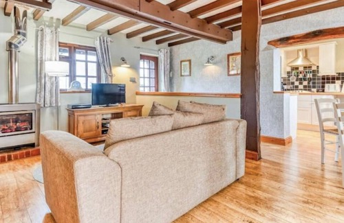 Cosford House | Cottage in Wheaton Aston, Staffordshire