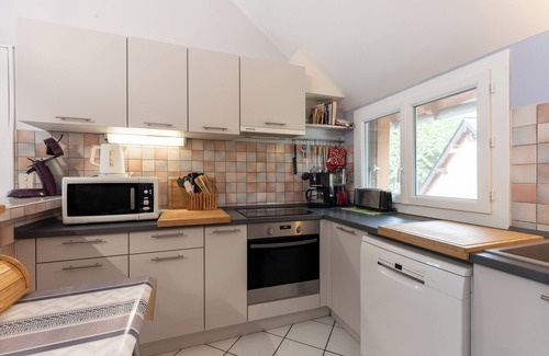 Accous Cottage | Cottage 'La Grange Accous' with Mountain View, Wi-Fi and Air Conditioning