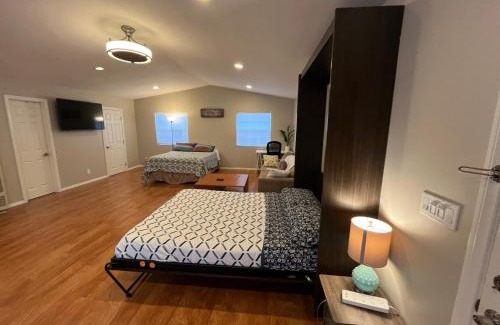 Village of La Jolla House | Cottage La Jolla Cove Village Shops Dining Parking