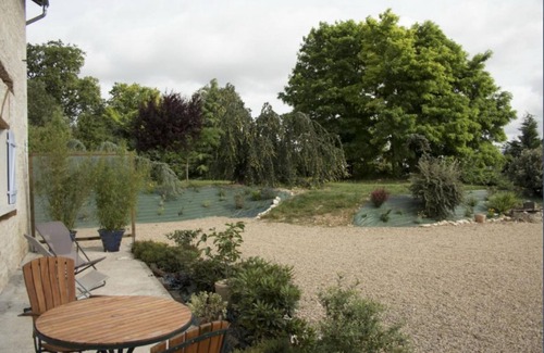 Pouant House | cottage La Motte in the countryside, fowl Vienne futuroscope country