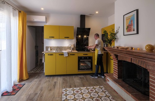 Theza Apartment | cottage les cypres garden view