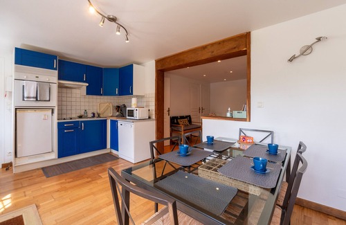 Rochefort-en-Terre House | Cottage 'Les Sapins' with Shared Pool, Shared Terrace and Wi-Fi