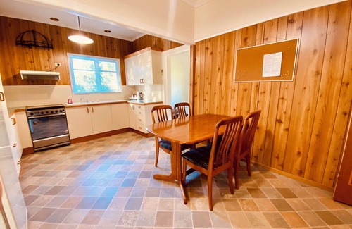 Khancoban Cottage | Cottage located at the gateway to the beautiful Kosciusko National Park.