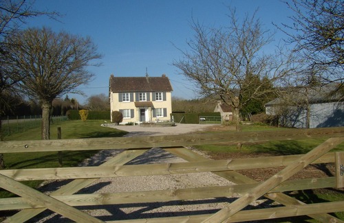 Montreuil-la-Cambe House | "cottage motte" large friendly cottage in the countryside with large spaces