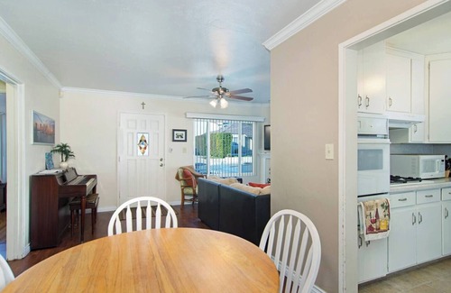Morena House | Cottage near Sea World, Old Town, & Beaches
