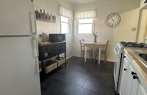 Fairfield House | Cottage On 3rd Street