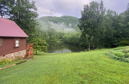 Ararat Cottage | Cottage on a private lake in the Blue Ridge Mountains of Virginia