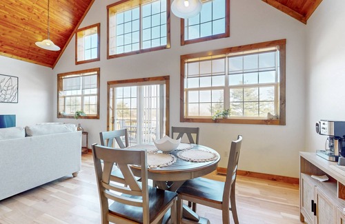 Town of Jerusalem Cottage | Cottage on active vineyard with lovely views, grill, firepit, EV charger, & W/D