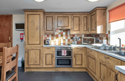 Glandyfi Cottage | Cottage on Cardigan Bay with Hot Tub
