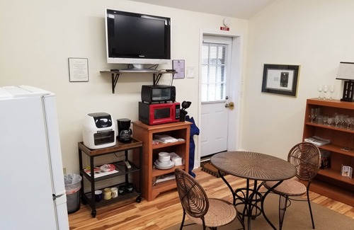 Clayton Apartment | Cottage on Hamby