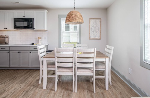 Farmville House | Cottage on Main Downtown