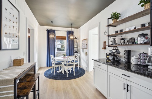 Lansdale House | Cottage on Main in Lansdale! Perfect for family, work, shopping, relaxing.