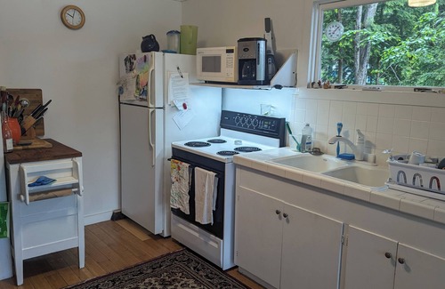 Williamsburg Cabin | Cottage on motorboat-free Lake. Swim, Fish, Canoe in the Pioneer Valleyn