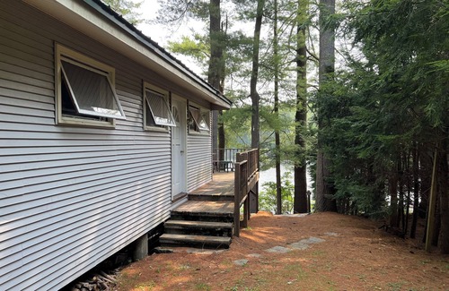Williamsburg Cabin | Cottage on motorboat-free Lake. Swim, Fish, Canoe in the Pioneer Valleyn