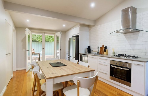 Quarry Hill House | Cottage on Olinda