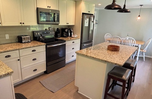 Owls Head House | Cottage on Private Holiday Beach- Sea Haven