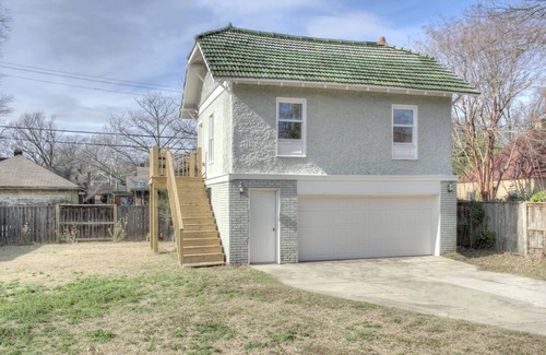 Midtown Cottage | Cottage on the park.