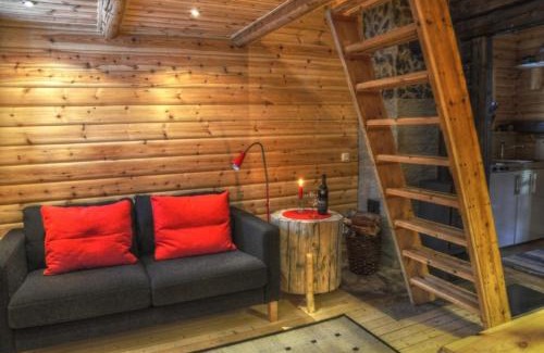 Sorsele House | Cottage on Wild River
