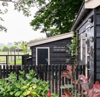 Oostwoud Ski Chalet | Cottage 'Onder de boompjes'