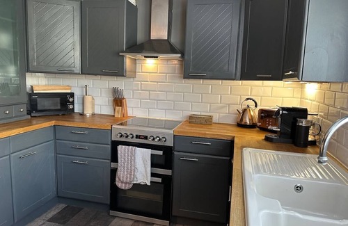 Harnham Cottage | Cottage-Private Bathroom