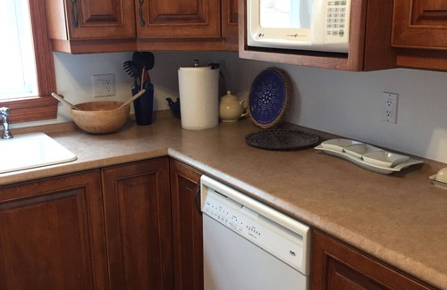 Stratford Cottage | Cottage - Rendez-vous 1046 (bord de l’eau 2 min, accès privé)