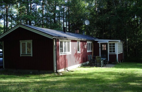 Markaryd House | Cottage right on the Loka Lake with its own boat