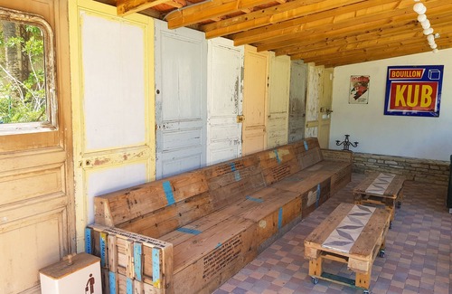 Asnieres-la-Giraud Cottage | Cottage (sleeps 6) at Domaine de Chantageasse, a 17th century estate with pool