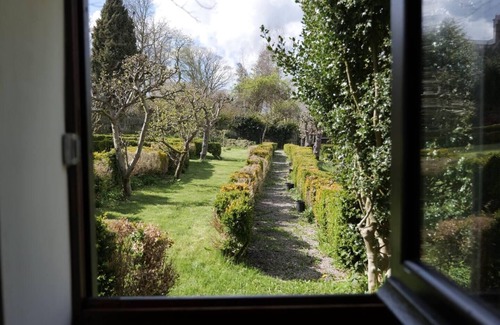Crawcrook Cottage | Cottage - Sleeps 2 - Garden - Parking
