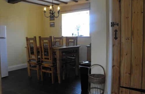Boncath Cottage | Cottage The Stable room at Wernddofn