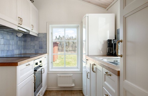 Hamneda House | Cottage with a view of Hängasjön | SE06014